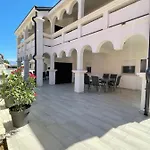 Appartamento Apartmenthouse Ines Vir