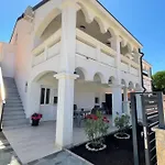 Appartamento Apartmenthouse Ines Vir