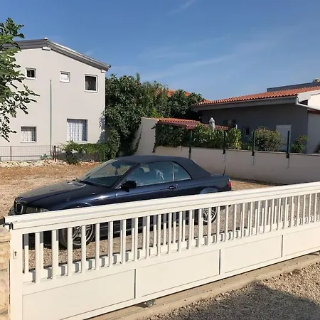 Apartmenthouse Ines Appartement *
