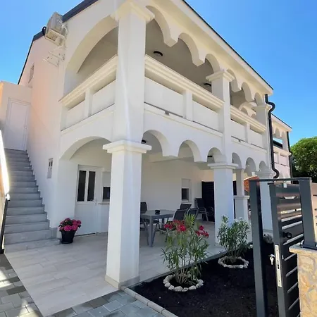 Apartman Apartmenthouse Ines Vir