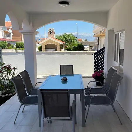 Apartmenthouse Ines Vir