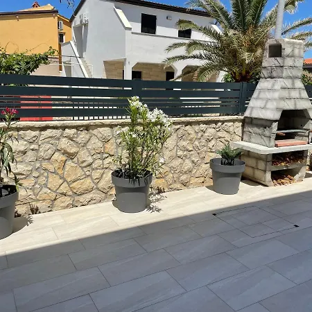 Apartmenthouse Ines Appartement *