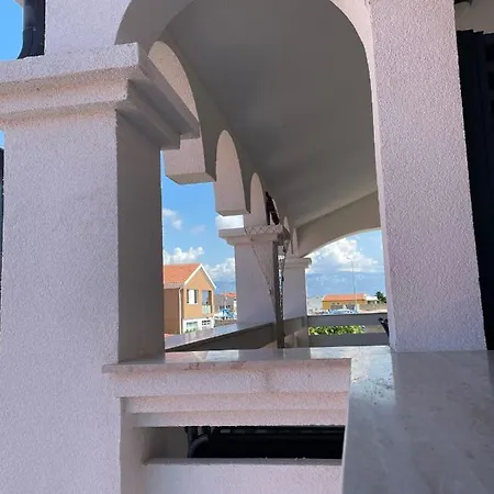 Apartmenthouse Ines * Vir