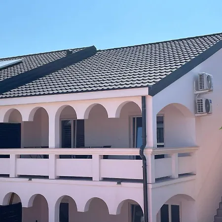 Apartman Apartmenthouse Ines