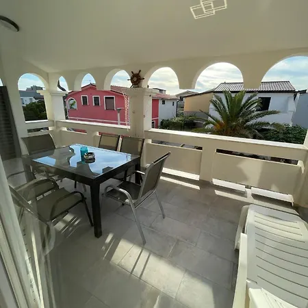 Apartmenthouse Ines * Vir