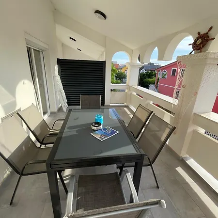 Apartman Apartmenthouse Ines