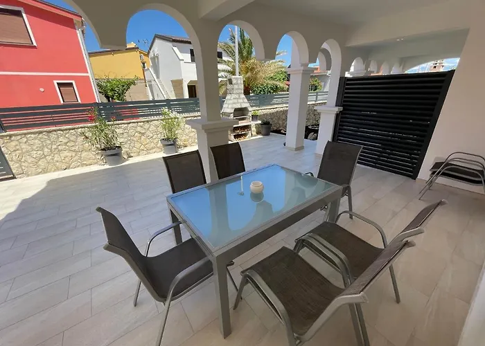 Apartmenthouse Ines Apartman Vir