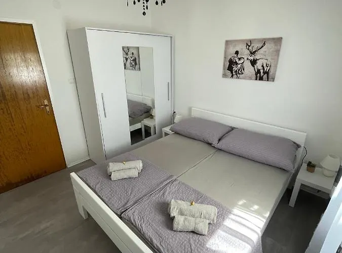 Apartman Apartmenthouse Ines