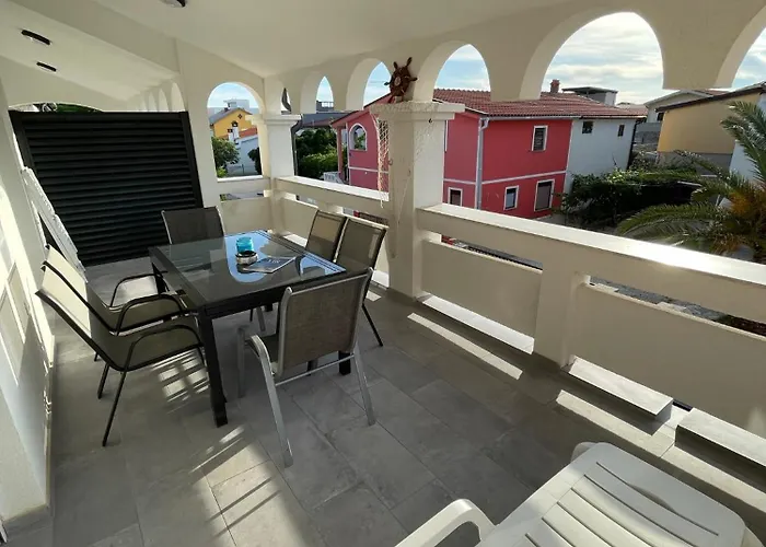 Apartmenthouse Ines Apartman Vir