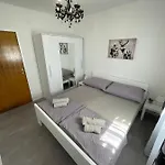 Apartment Apartmenthouse Ines