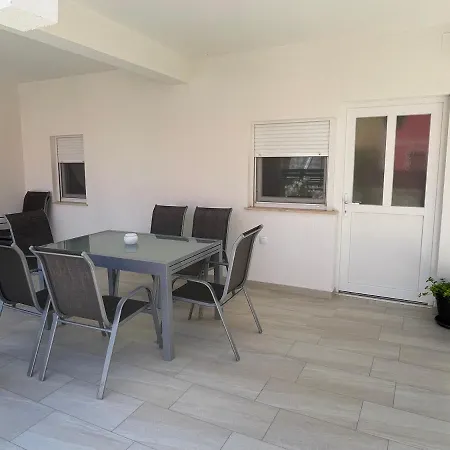 Apartmenthouse Ines * Vir