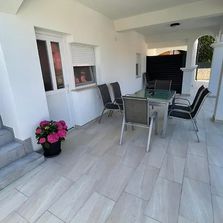Apartment Apartmenthouse Ines