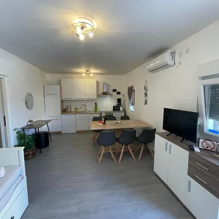 Apartmenthouse Ines Apartment *