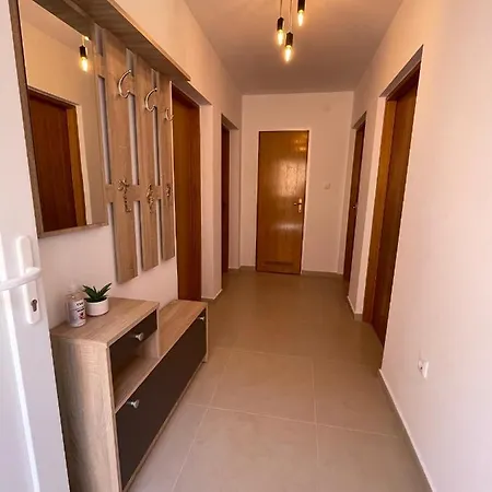 Apartmenthouse Ines *