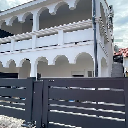 Apartmenthouse Ines