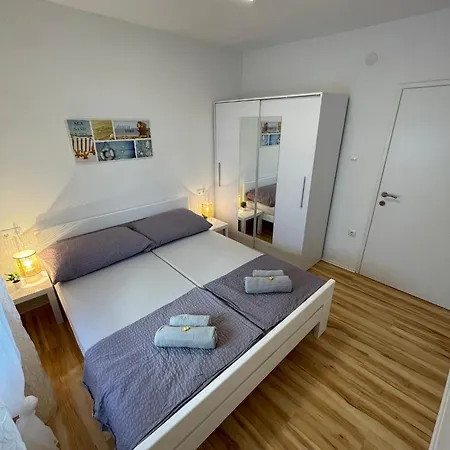 Apartmenthouse Ines Apartment Vir