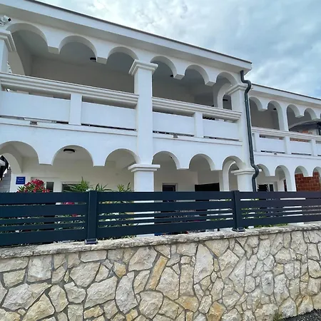 Apartmenthouse Ines
