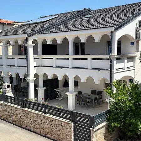 Apartmenthouse Ines