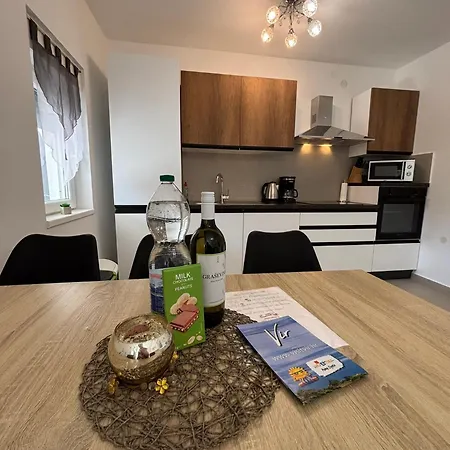 Apartmenthouse Ines Apartment Vir