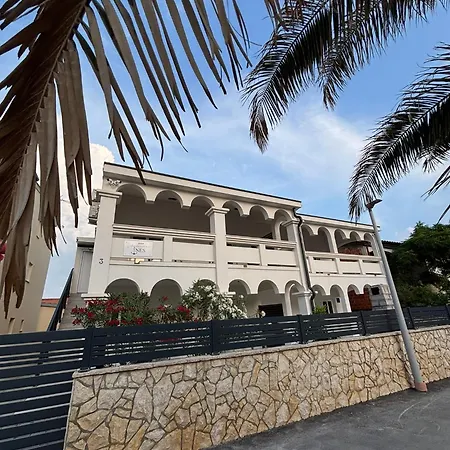 Apartmenthouse Ines