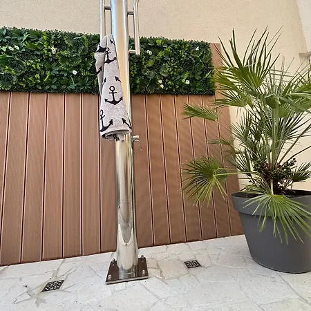 Apartmenthouse Ines *