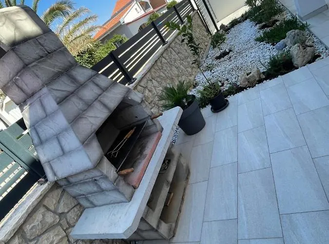 Apartmenthouse Ines Apartment Vir