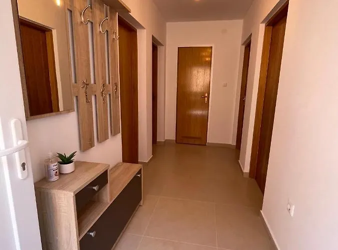 Apartmenthouse Ines *