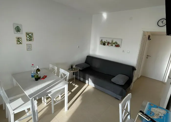 Apartment Apartmenthouse Ines Vir