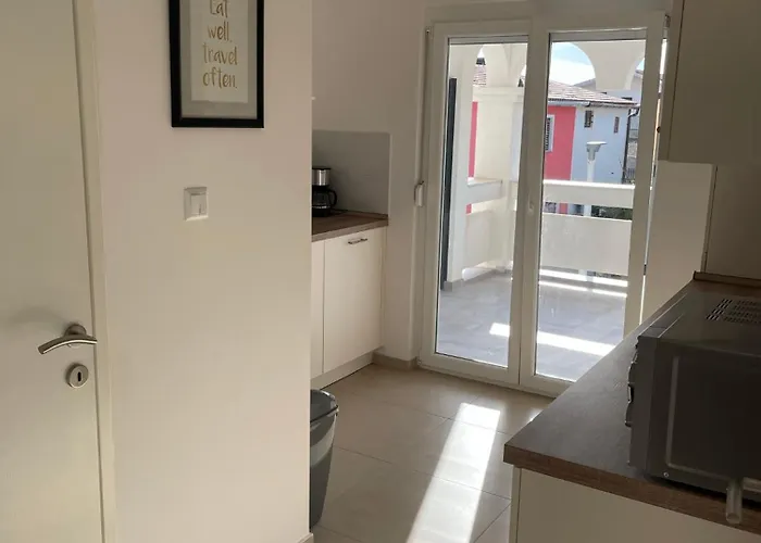 Apartmenthouse Ines Vir