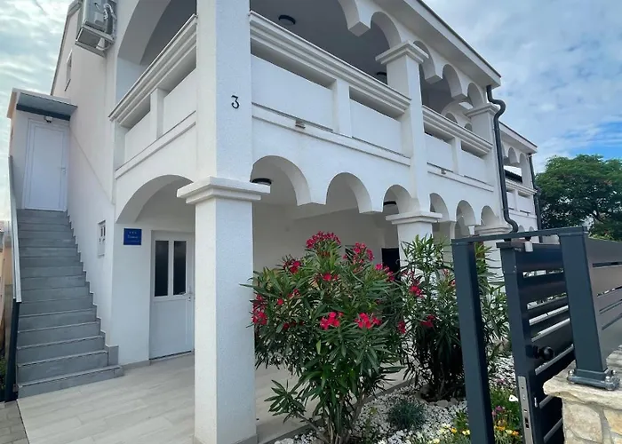 Apartmenthouse Ines Apartment Vir