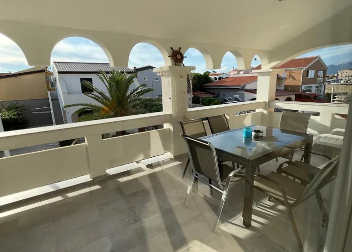 Apartmenthouse Ines Vir