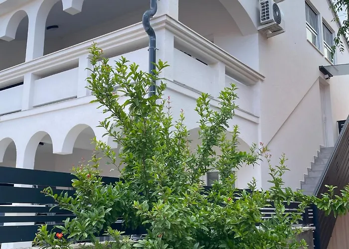 Apartmenthouse Ines *