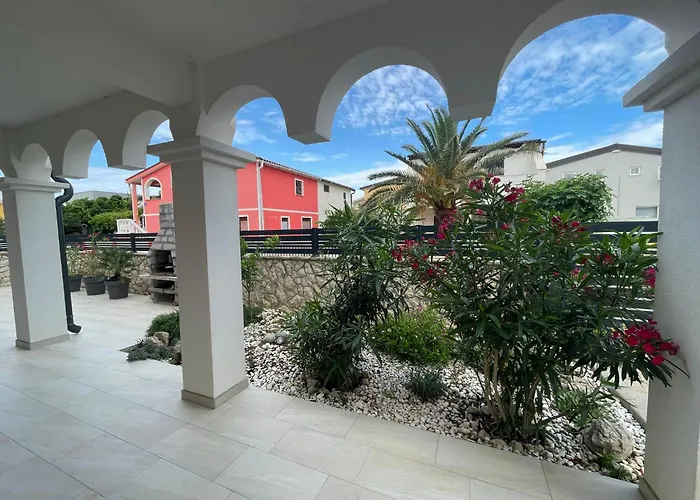 Apartment Apartmenthouse Ines *